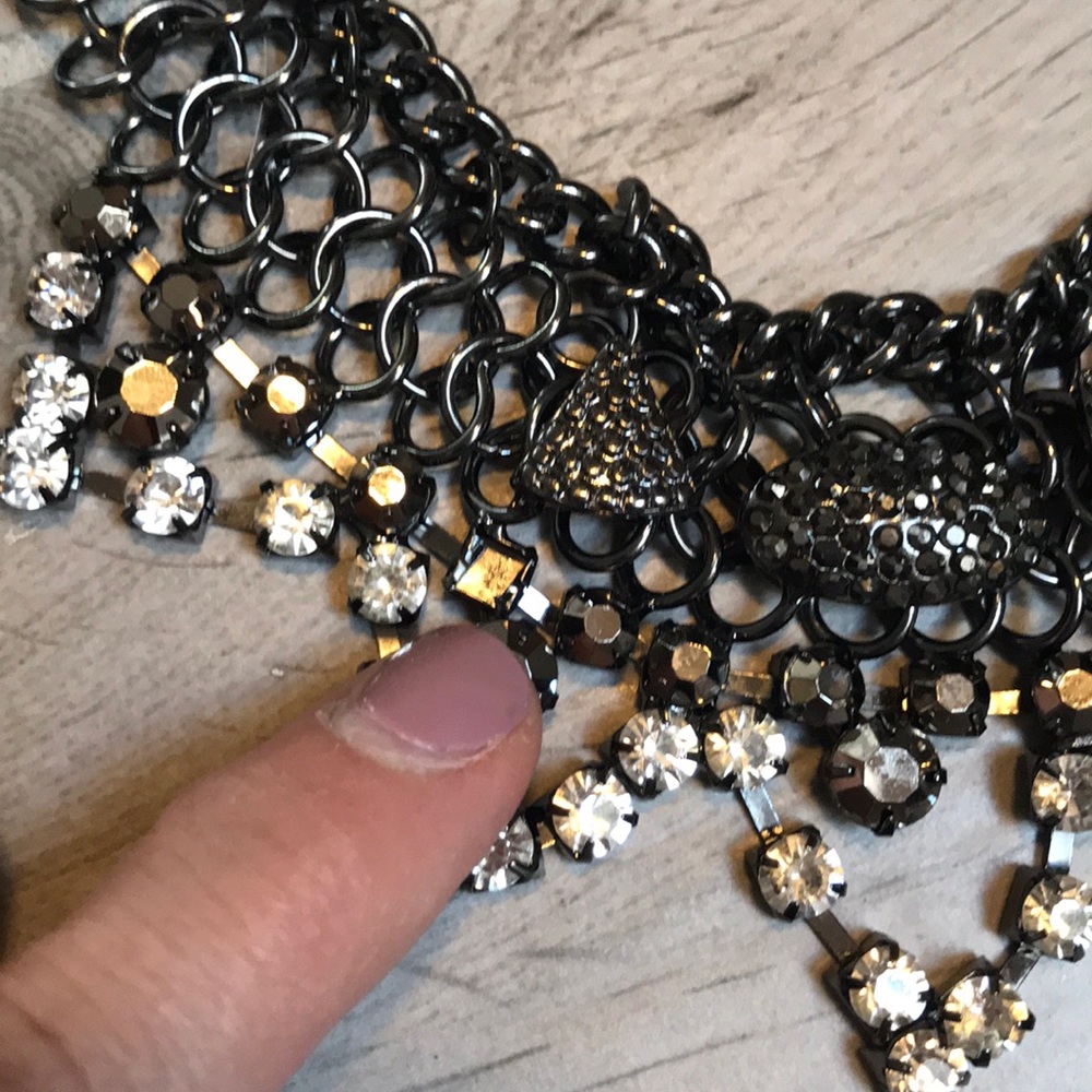 Mesh Studded Statement Necklace - Picture 5 of 5